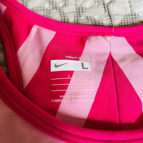 NEW! Girls Nike dry fit set. Girls 14 - L - Picture 3 of 6